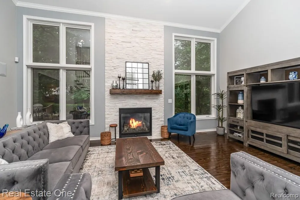 582 Bloomer Ridge Drive Rochester City, MI 48307