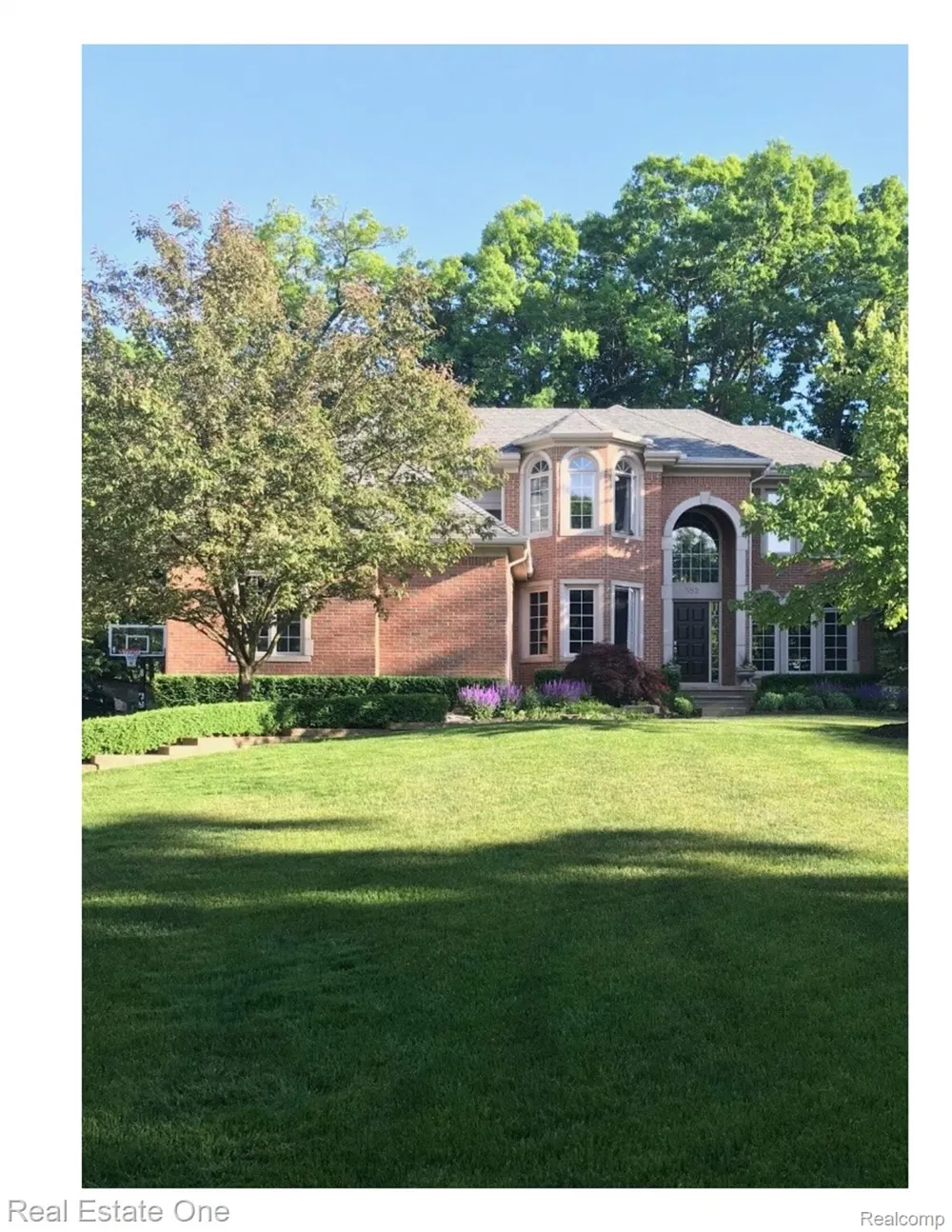 582 Bloomer Ridge Drive Rochester City, MI 48307