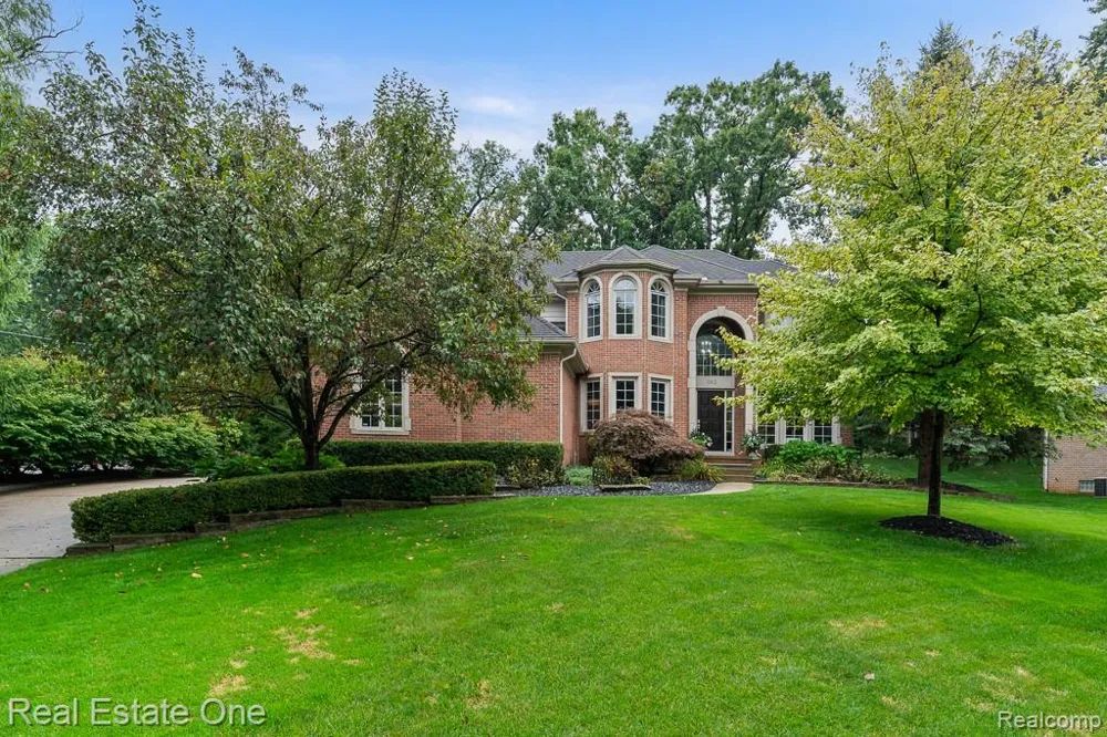 582 Bloomer Ridge Drive Rochester City, MI 48307