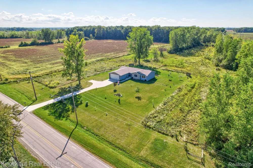 5727 Mackinaw Road Kochville Township, MI 48604