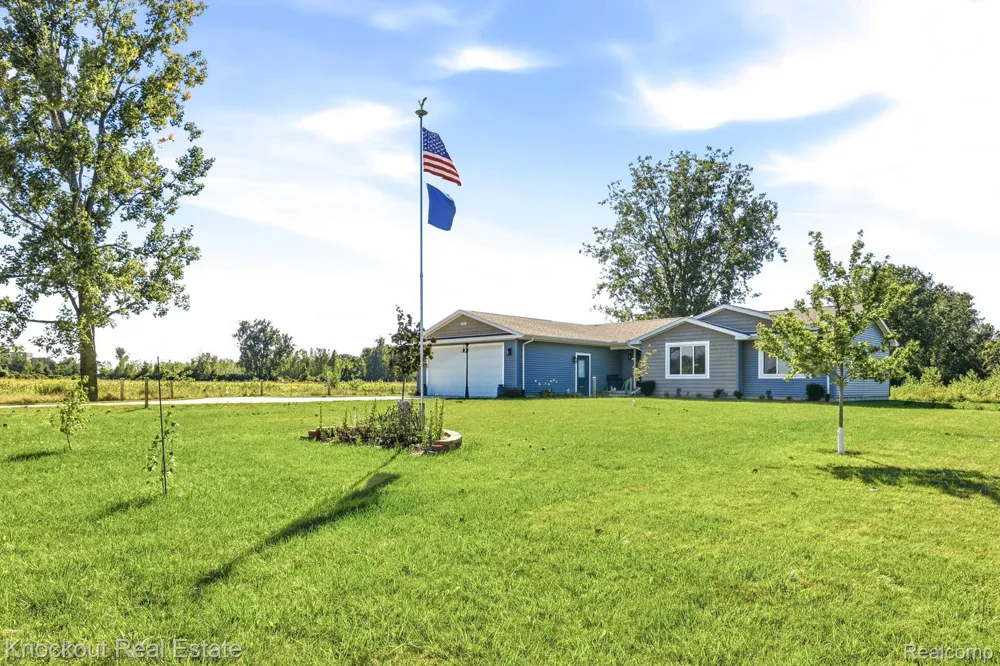 5727 Mackinaw Road Kochville Township, MI 48604