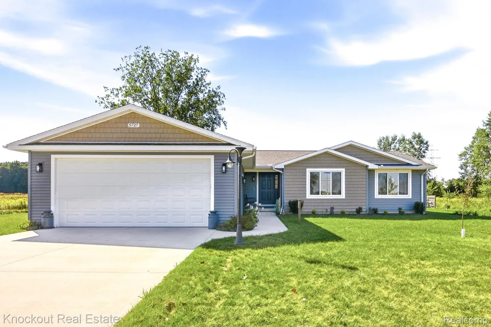 5727 Mackinaw Road Kochville Township, MI 48604
