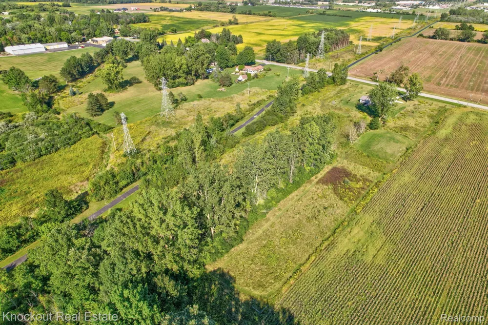 5727 Mackinaw Road Kochville Township, MI 48604