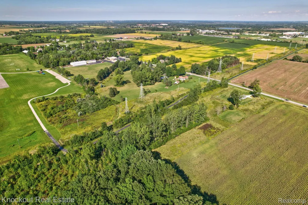 5727 Mackinaw Road Kochville Township, MI 48604