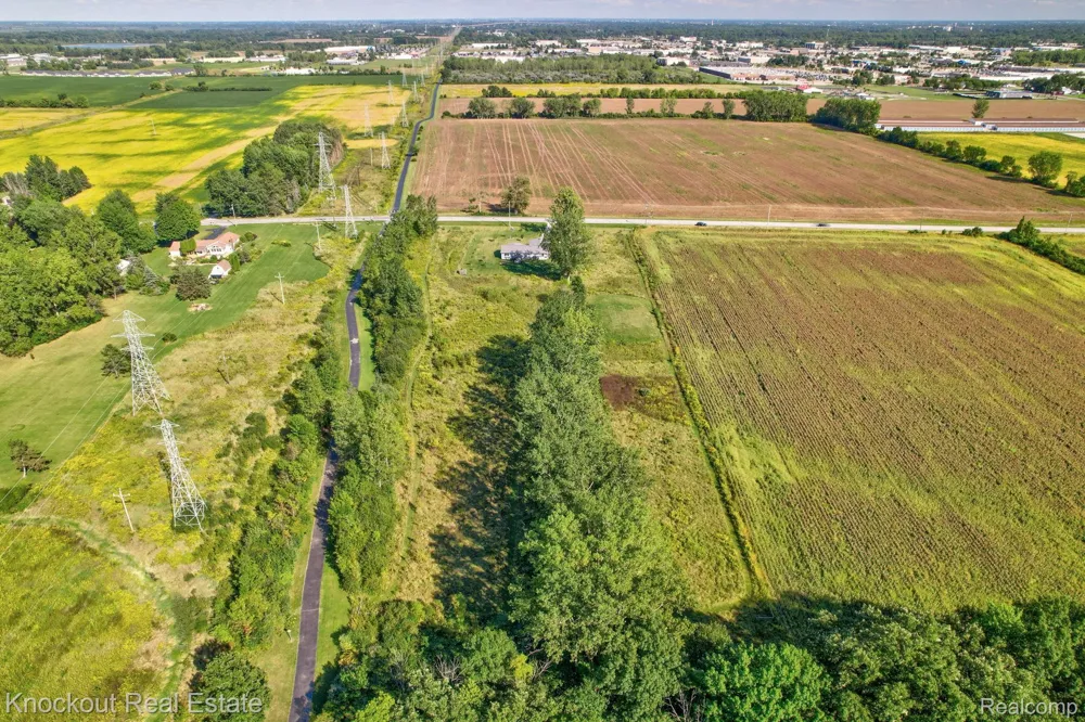 5727 Mackinaw Road Kochville Township, MI 48604
