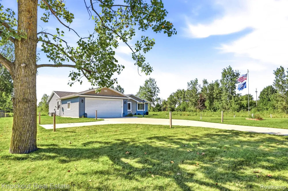 5727 Mackinaw Road Kochville Township, MI 48604