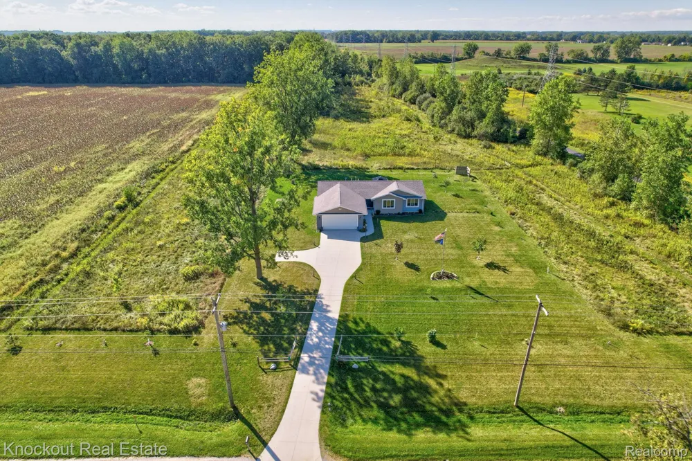 5727 Mackinaw Road Kochville Township, MI 48604
