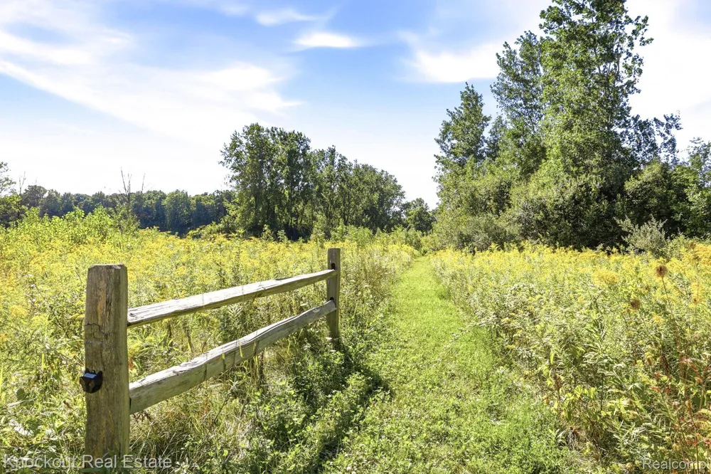 5727 Mackinaw Road Kochville Township, MI 48604