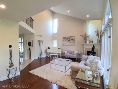 37814 Avon Lane