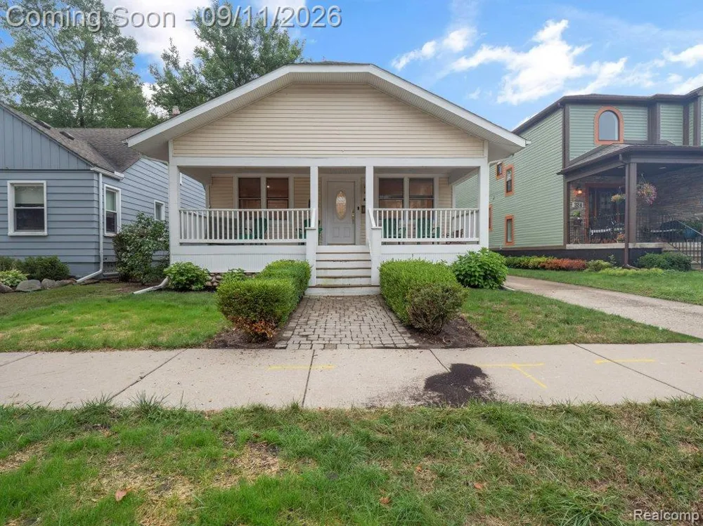 332 E Maplehurst Street Ferndale City, MI 48220