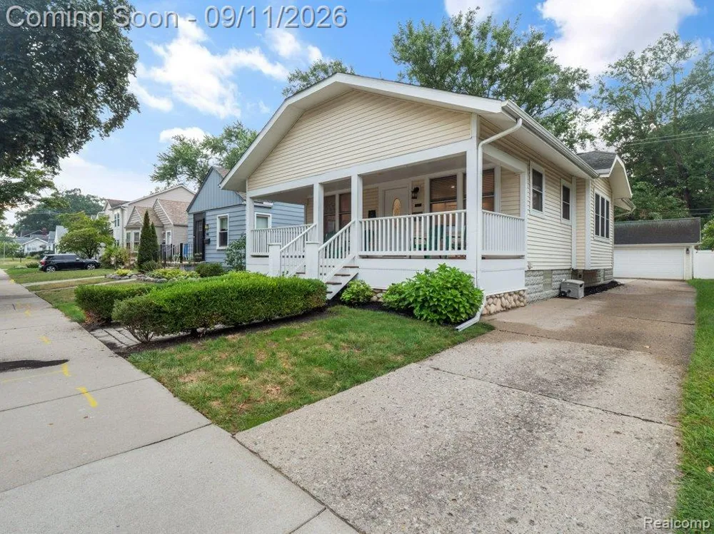 332 E Maplehurst Street Ferndale City, MI 48220