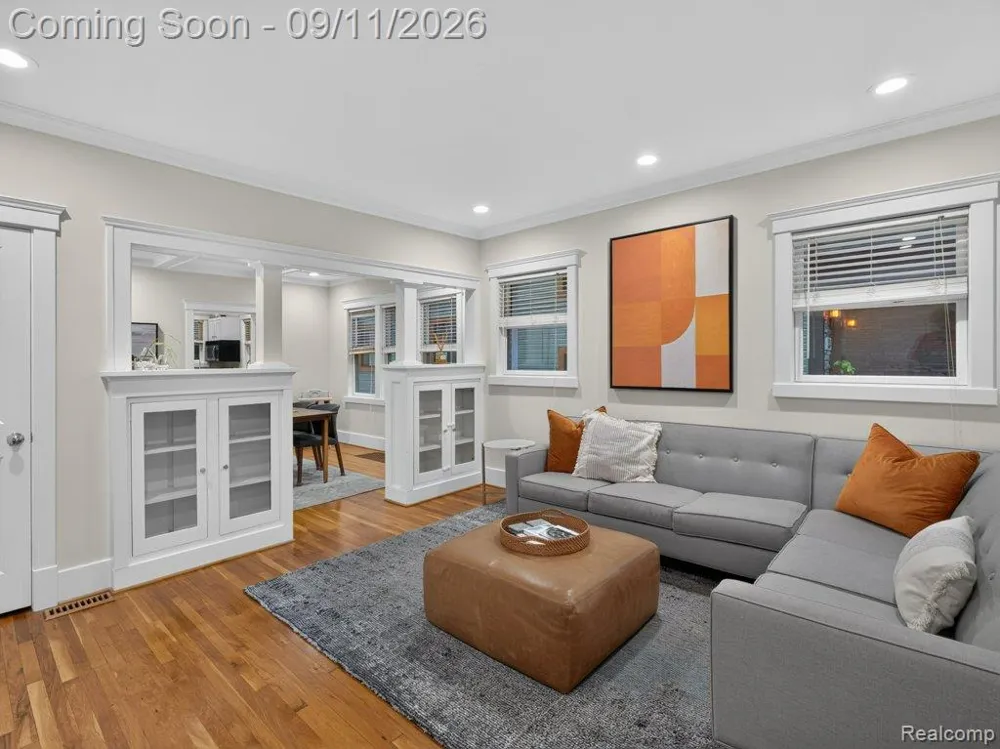 332 E Maplehurst Street Ferndale City, MI 48220