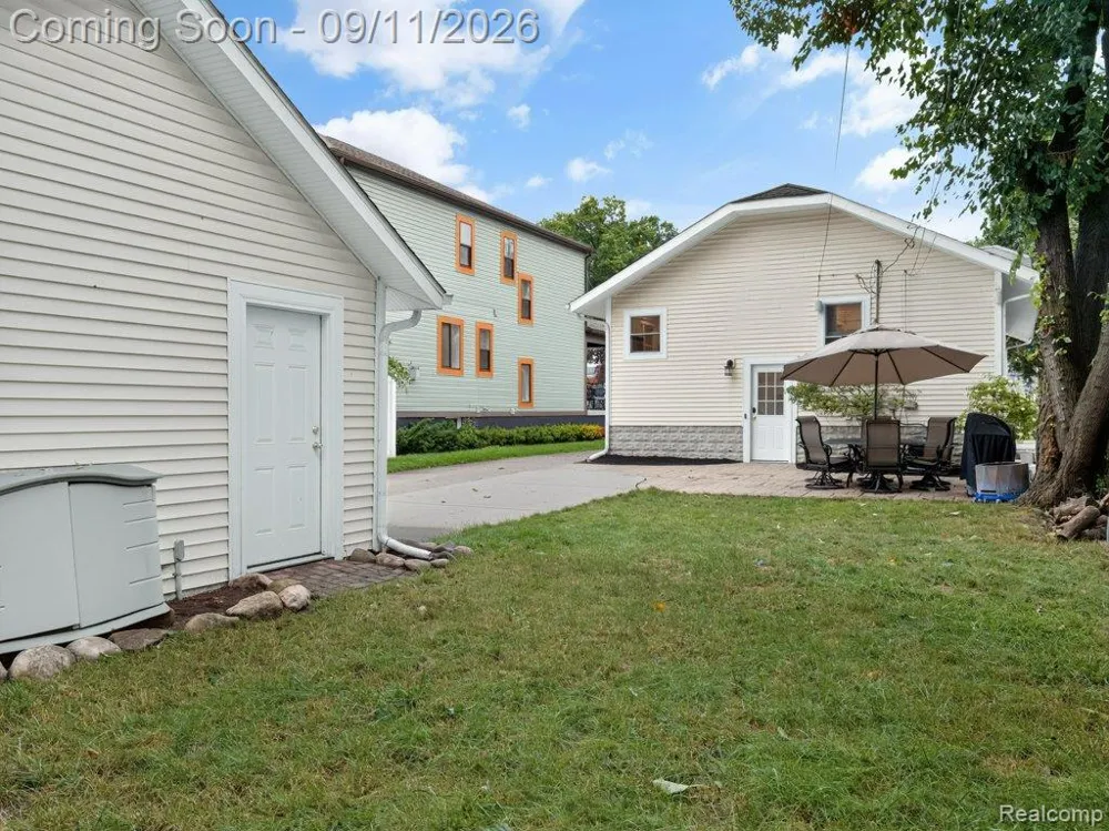 332 E Maplehurst Street Ferndale City, MI 48220