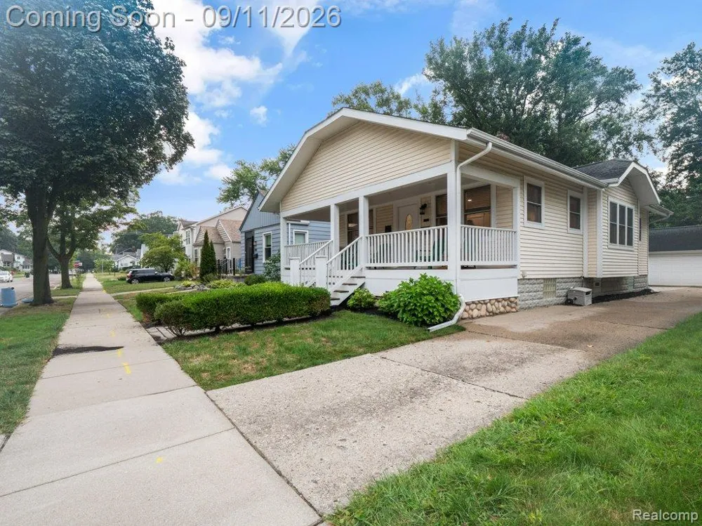 332 E Maplehurst Street Ferndale City, MI 48220