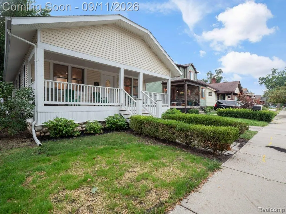 332 E Maplehurst Street Ferndale City, MI 48220
