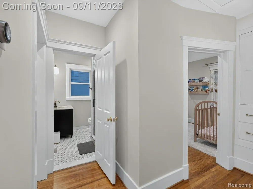 332 E Maplehurst Street Ferndale City, MI 48220