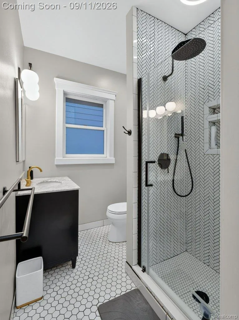 332 E Maplehurst Street Ferndale City, MI 48220