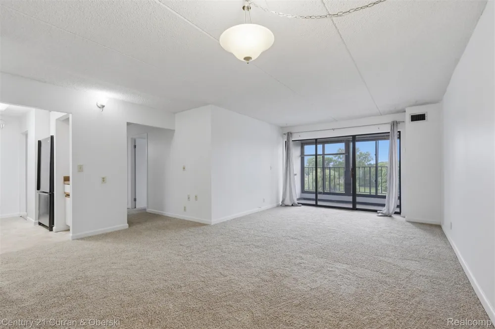 21800 Morley Avenue #618 Dearborn City, MI 48124