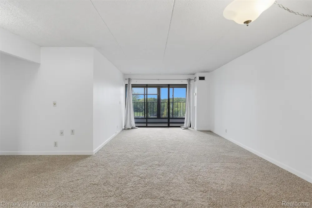 21800 Morley Avenue #618 Dearborn City, MI 48124