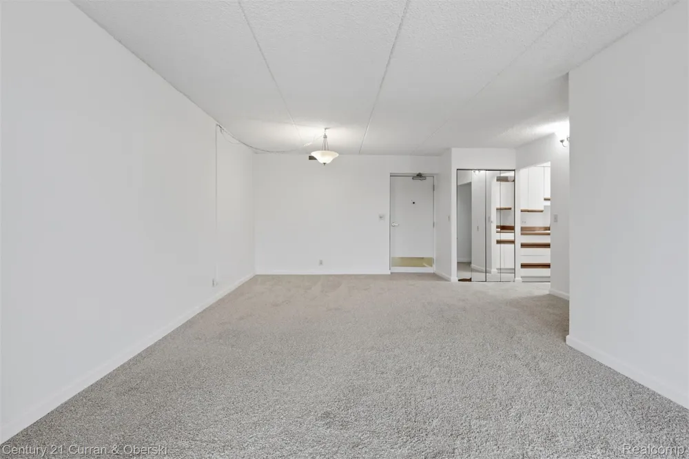 21800 Morley Avenue #618 Dearborn City, MI 48124