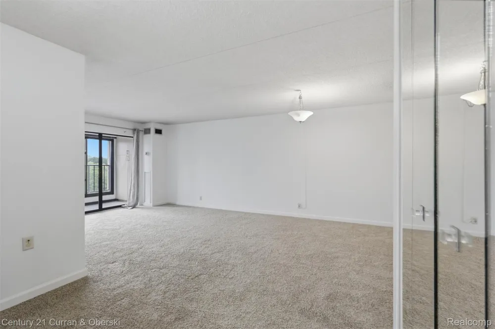 21800 Morley Avenue #618 Dearborn City, MI 48124