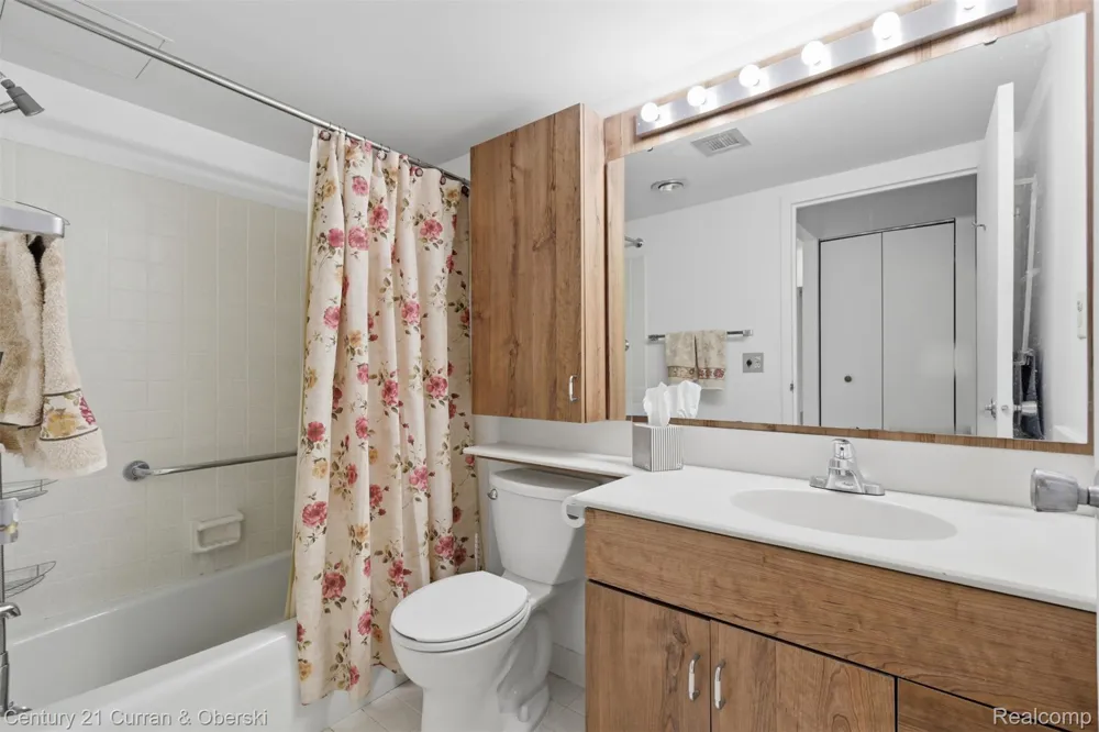 21800 Morley Avenue #618 Dearborn City, MI 48124