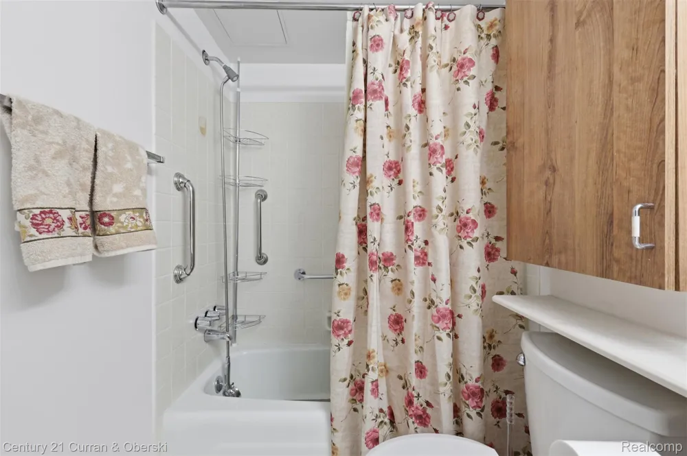 21800 Morley Avenue #618 Dearborn City, MI 48124