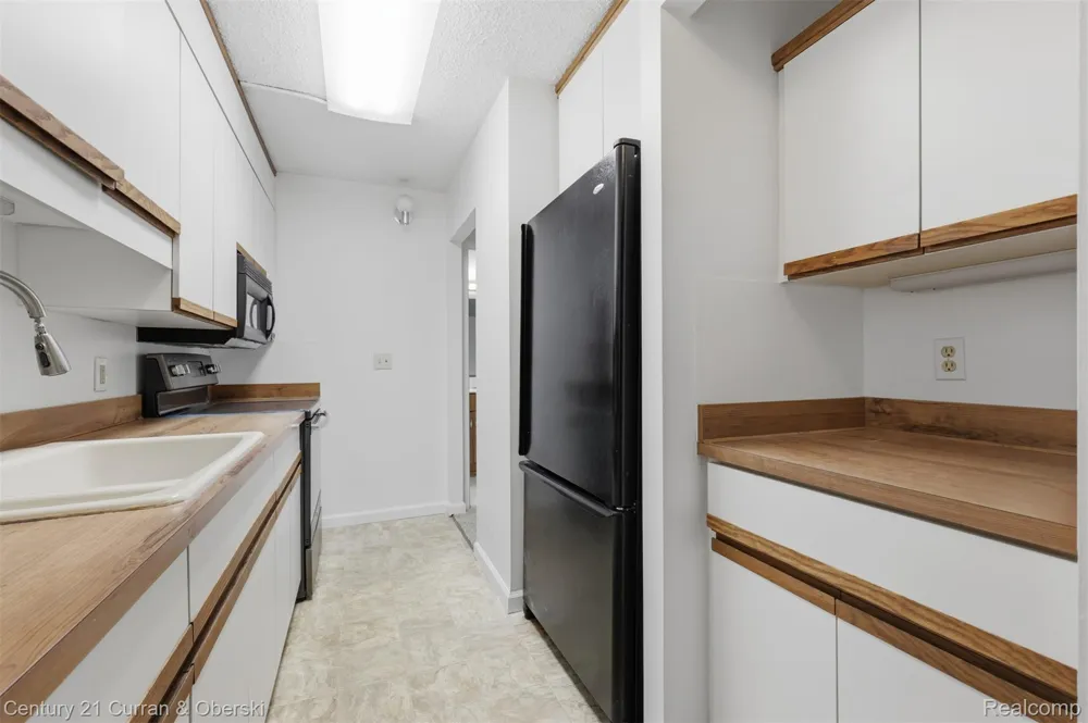 21800 Morley Avenue #618 Dearborn City, MI 48124