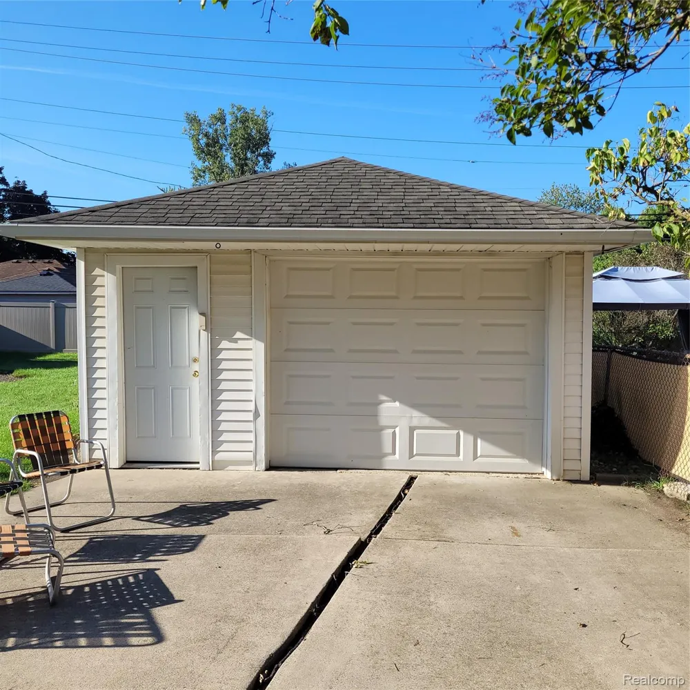 14903 Belmont Avenue Allen Park City, MI 48101