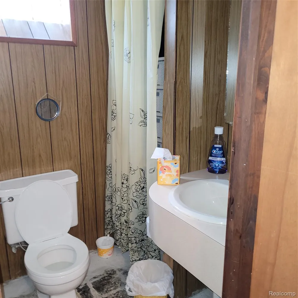 14903 Belmont Avenue Allen Park City, MI 48101