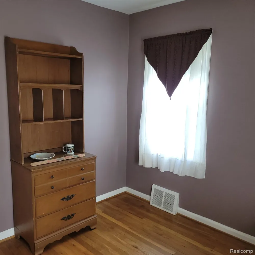 14903 Belmont Avenue Allen Park City, MI 48101