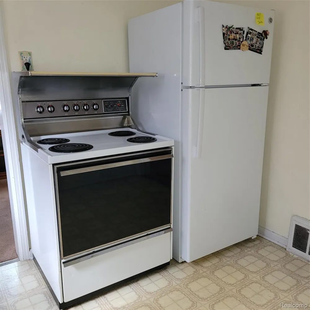 14903 Belmont Avenue Allen Park City, MI 48101