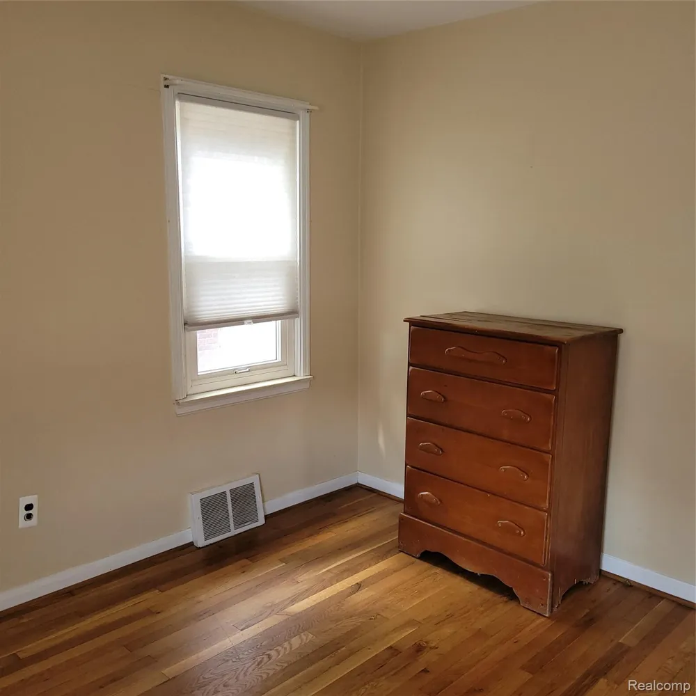 14903 Belmont Avenue Allen Park City, MI 48101