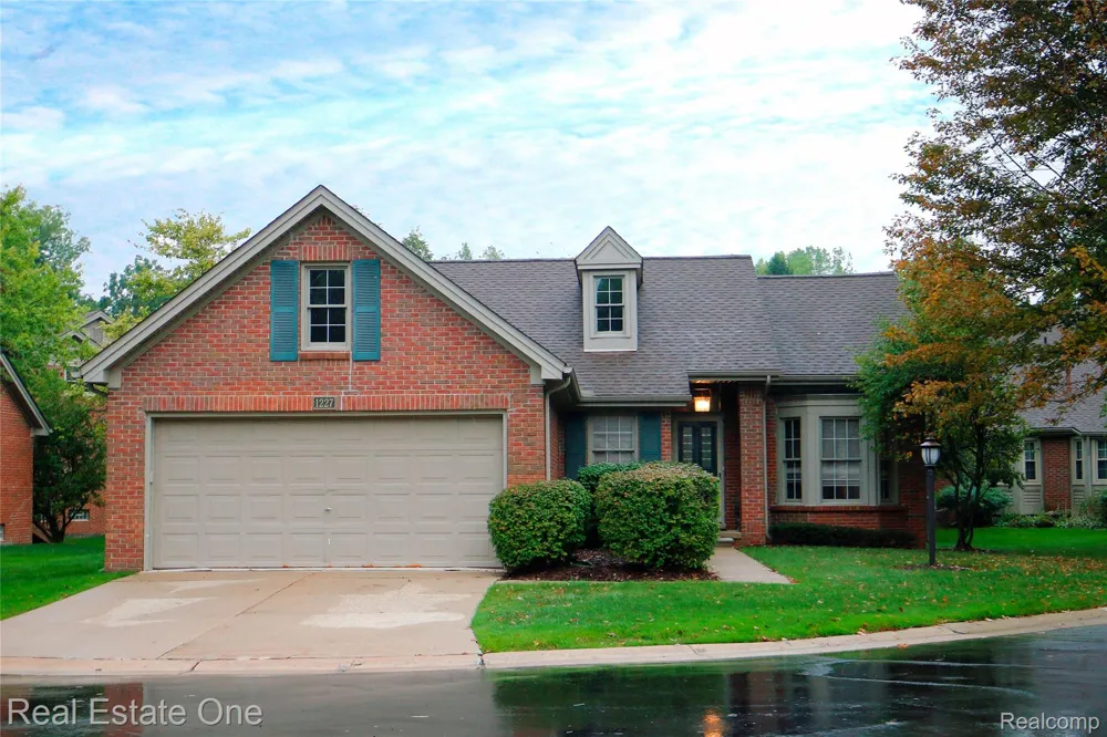 1227 Valley Circle Rochester Hills City, MI 48309