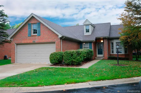 1227 Valley Circle
