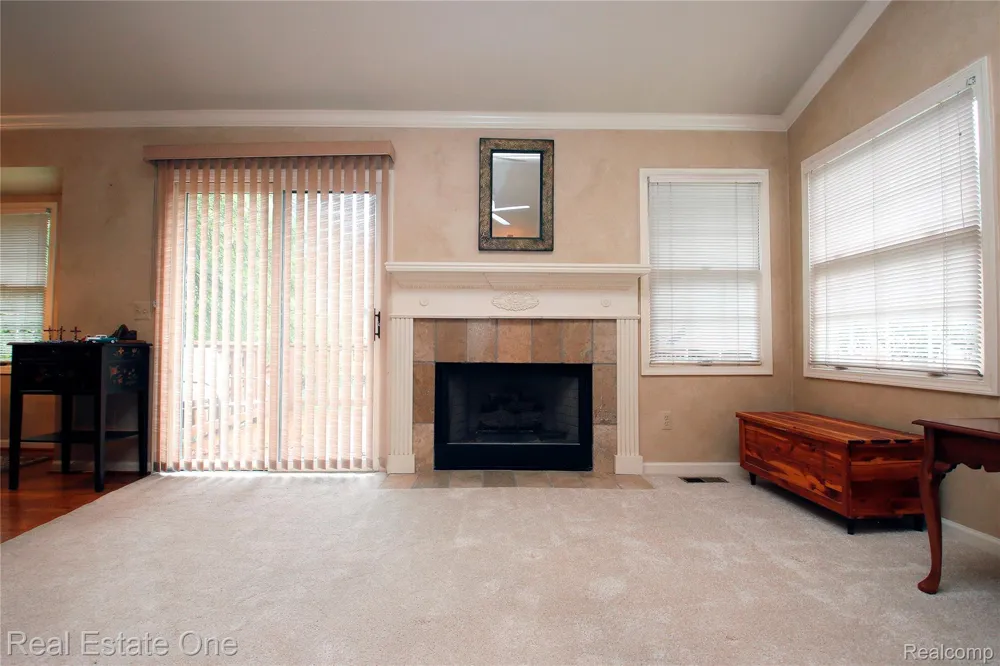 1227 Valley Circle Rochester Hills City, MI 48309