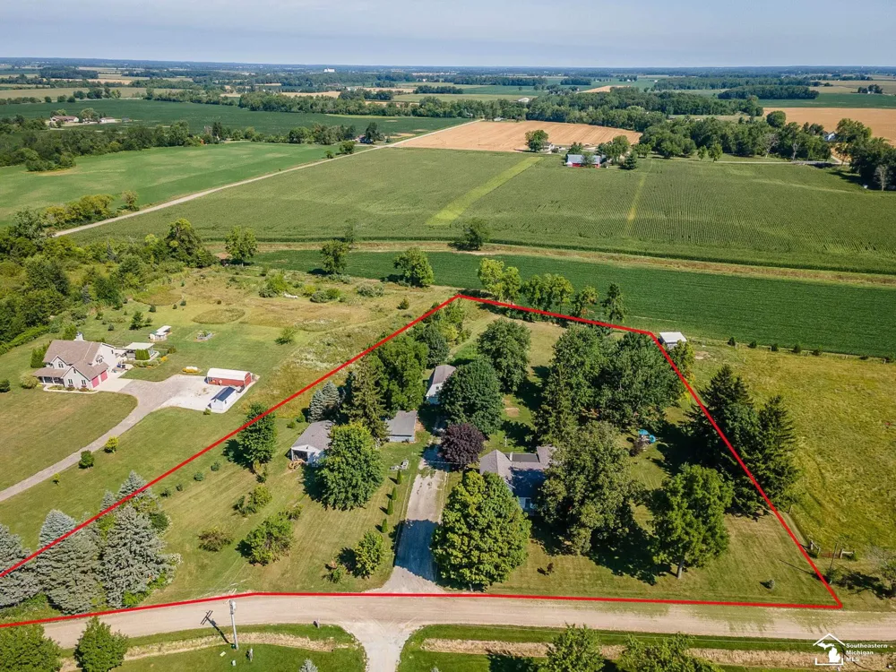 18318 Kent Road Dundee Township, MI 48131