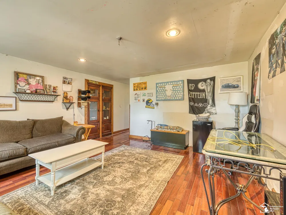 18318 Kent Road Dundee Township, MI 48131