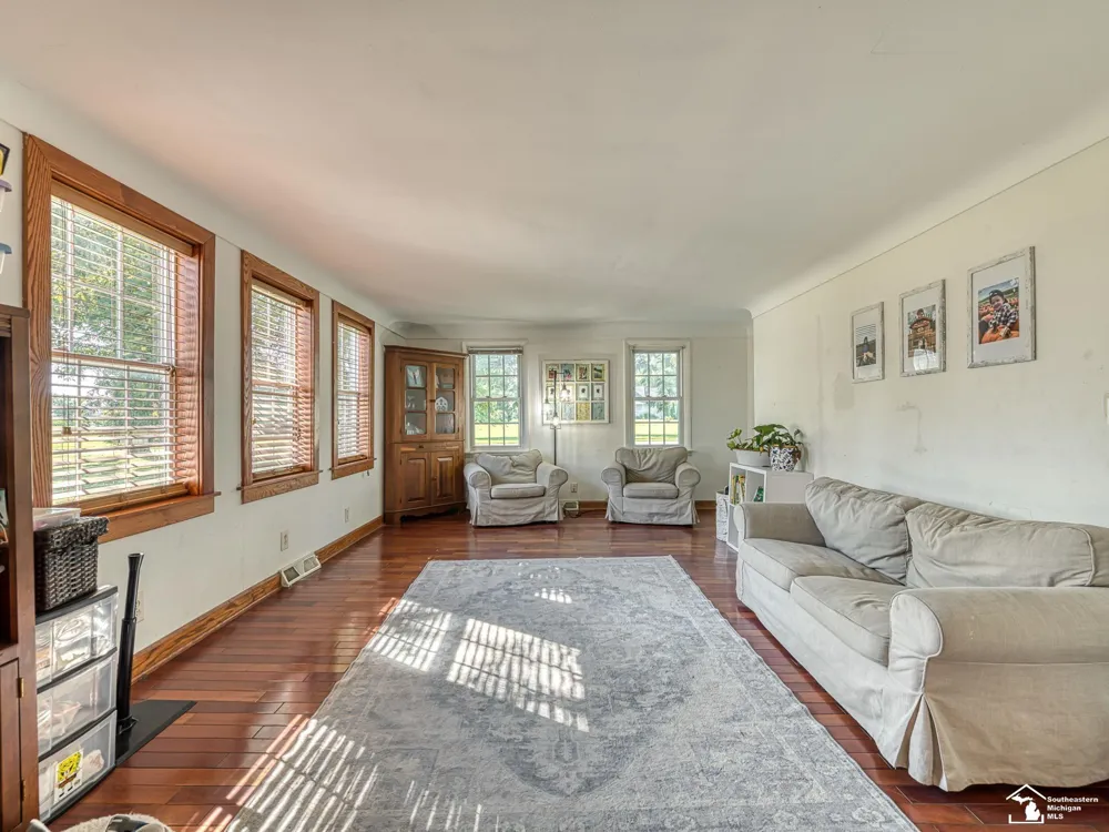 18318 Kent Road Dundee Township, MI 48131