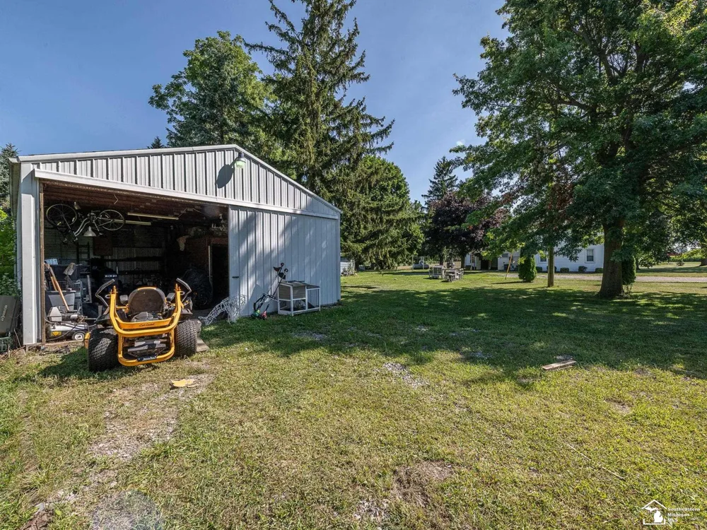 18318 Kent Road Dundee Township, MI 48131