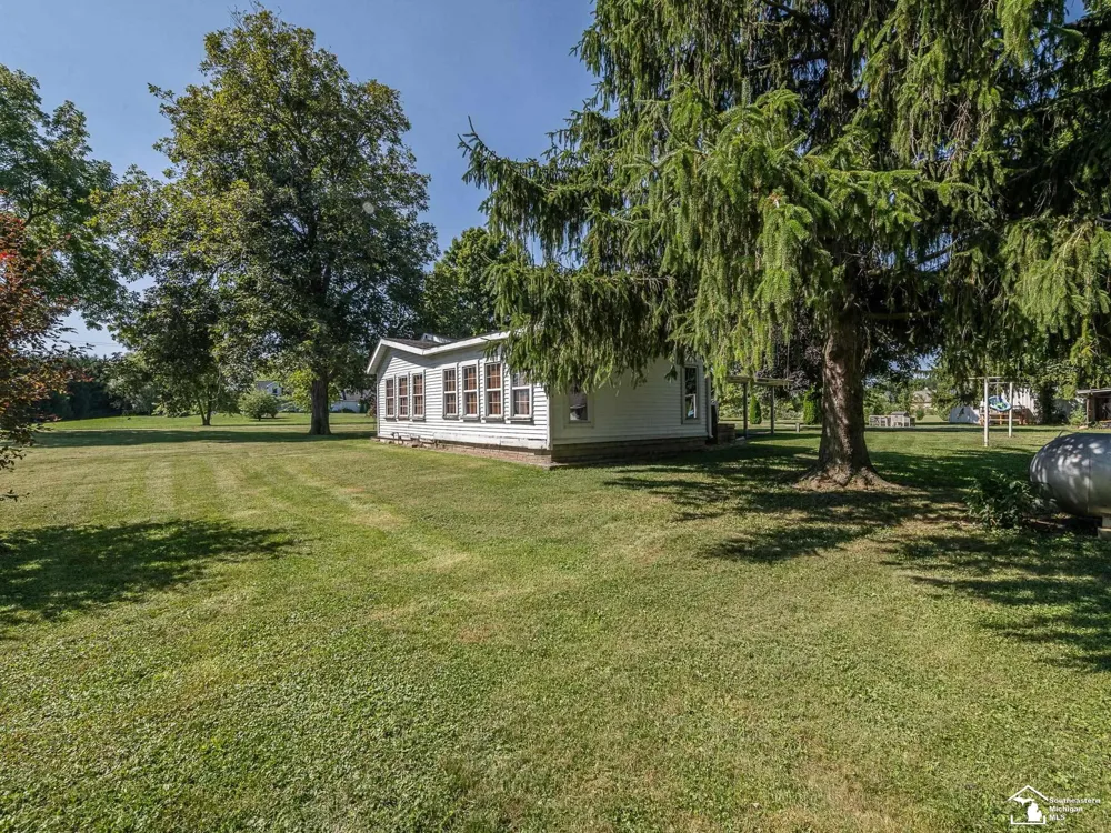 18318 Kent Road Dundee Township, MI 48131
