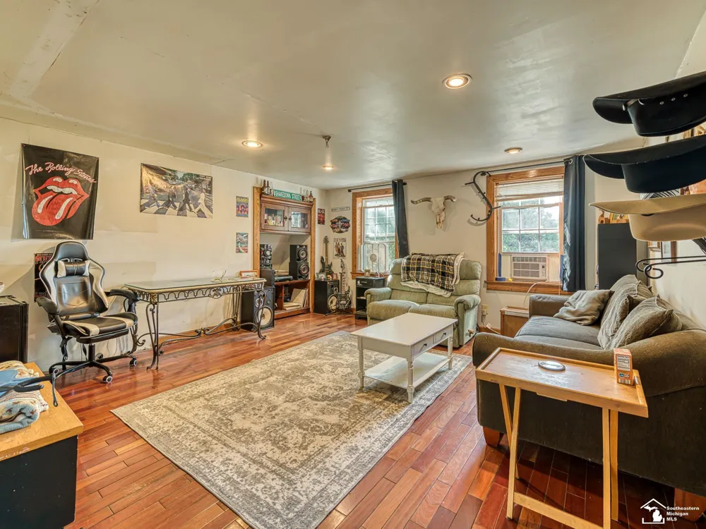 18318 Kent Road Dundee Township, MI 48131