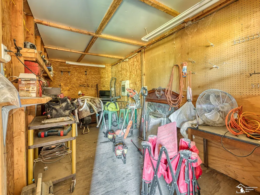 18318 Kent Road Dundee Township, MI 48131