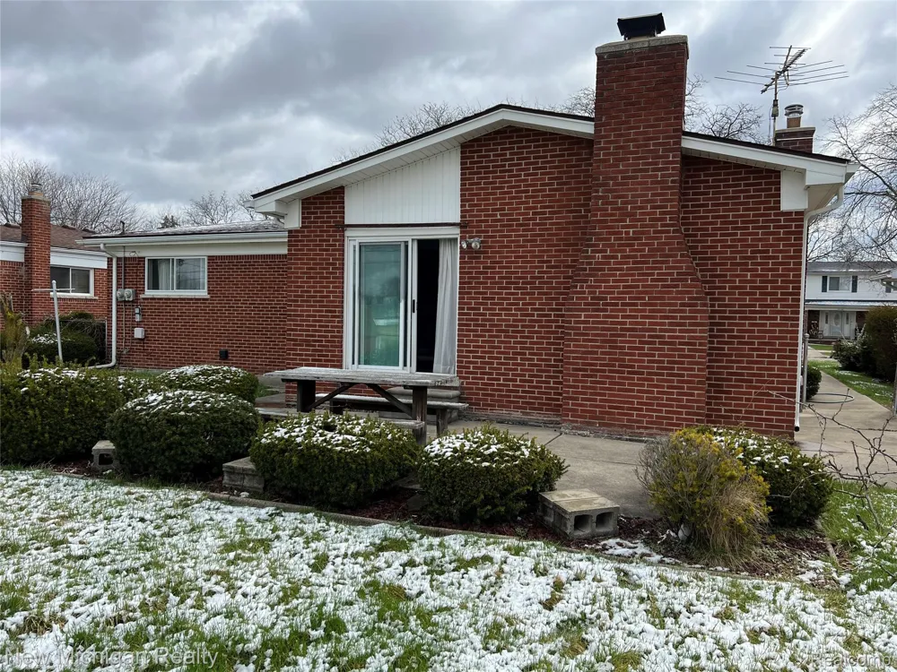 32403 LANCASTER DRIVE Warren City, MI 48088