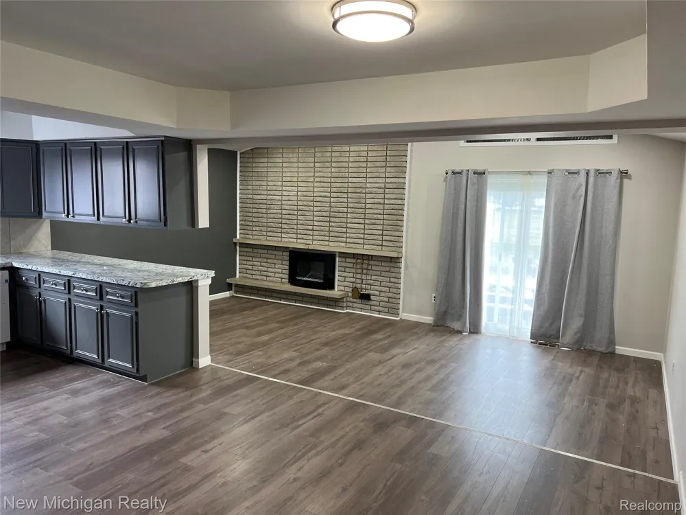 32403 LANCASTER DRIVE Warren City, MI 48088