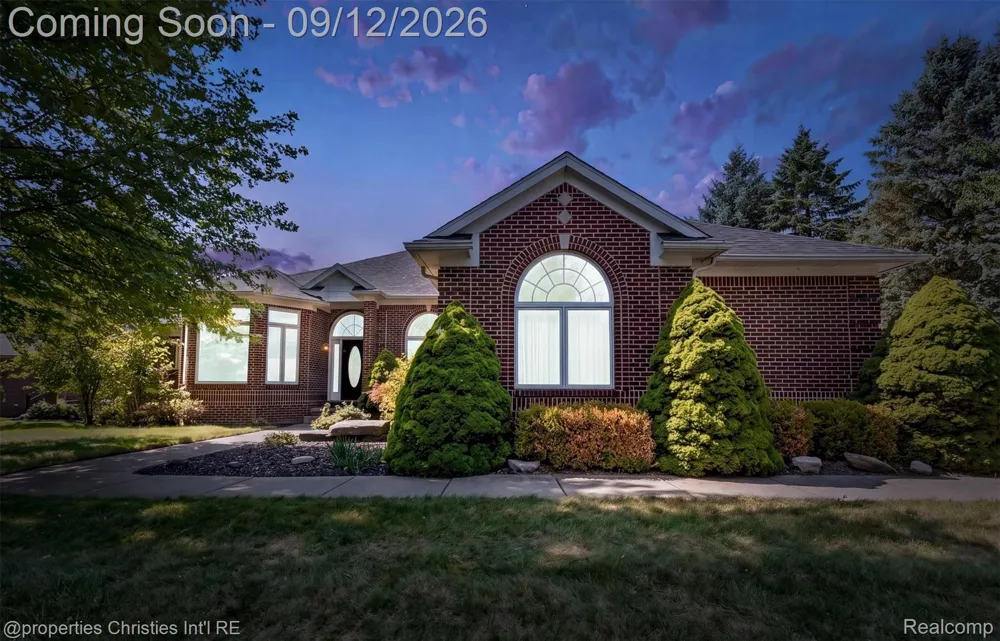 1132 Wood Trail Oxford Charter Township, MI 48371