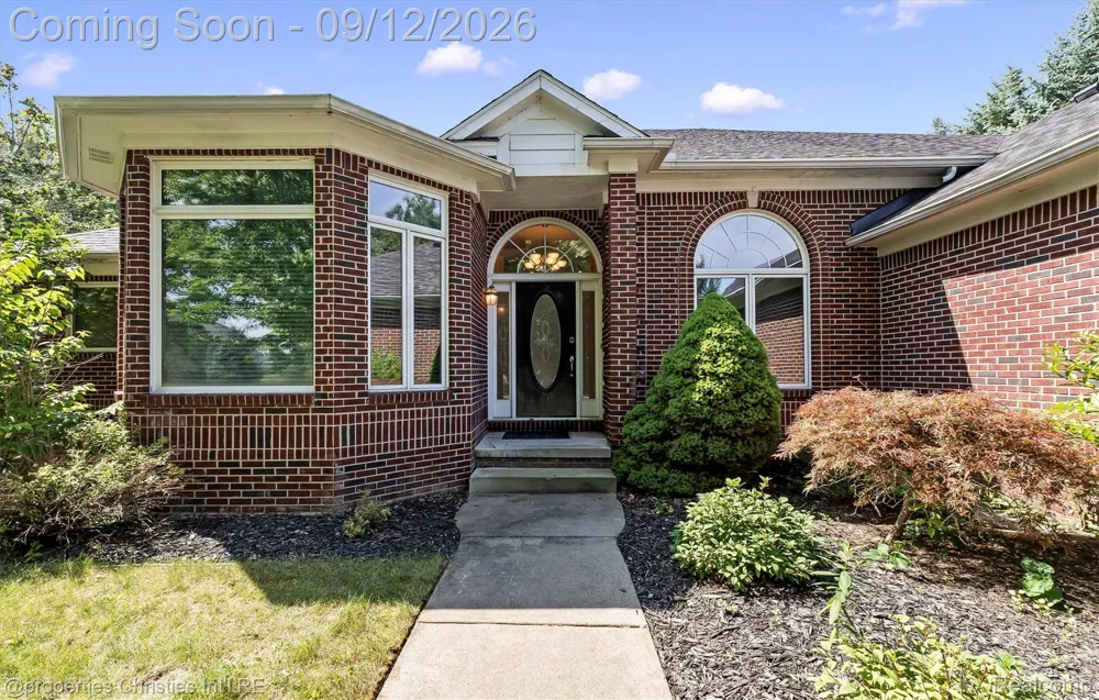 1132 Wood Trail Oxford Charter Township, MI 48371