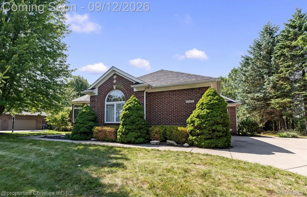 1132 Wood Trail Oxford Charter Township, MI 48371