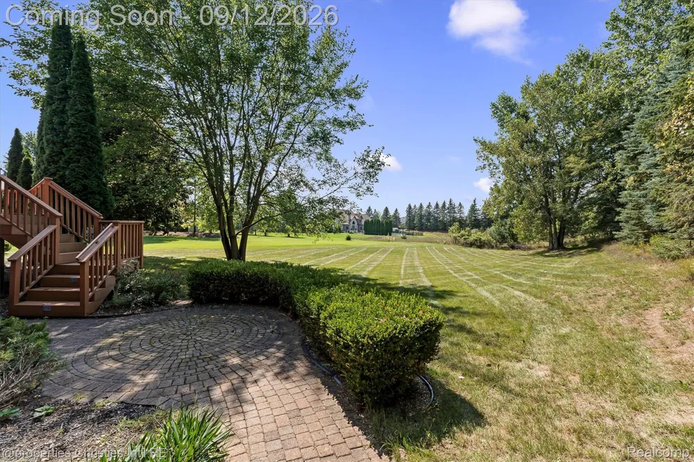 1132 Wood Trail Oxford Charter Township, MI 48371
