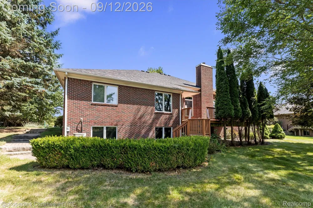1132 Wood Trail Oxford Charter Township, MI 48371